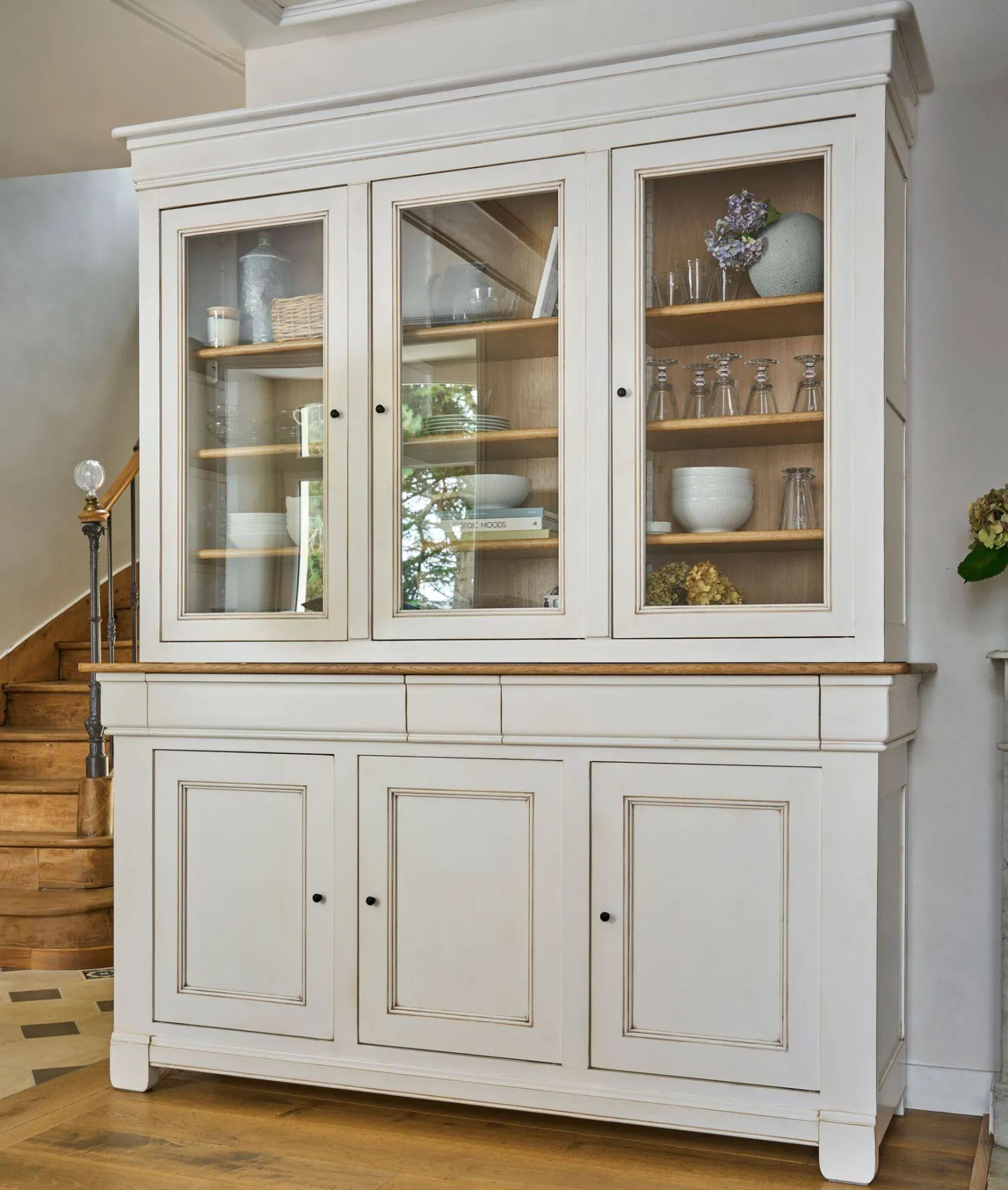 Buffet vaisselier bois massif 6 portes 3 tiroirs Embellie