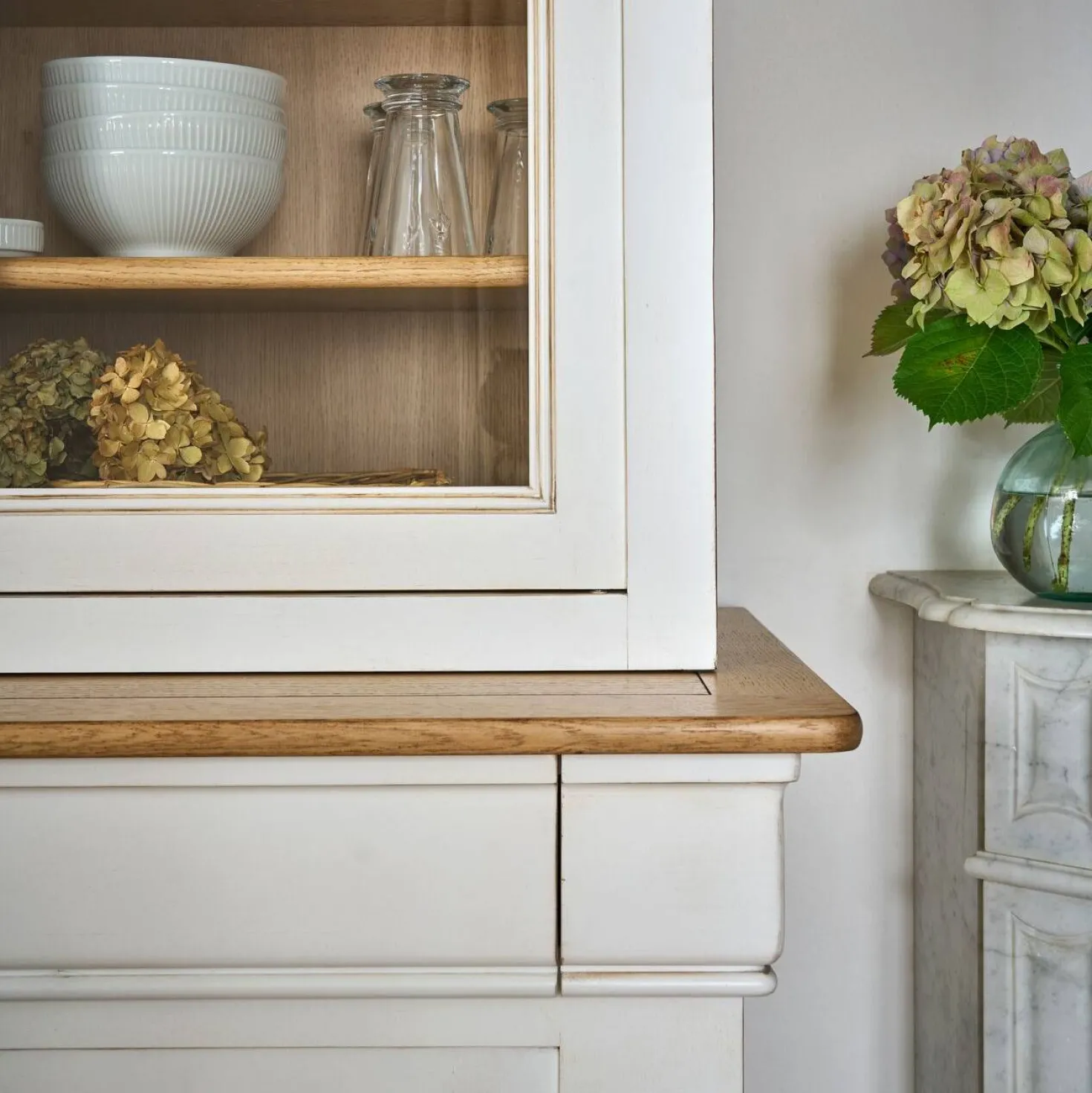 Buffet vaisselier bois massif 6 portes 3 tiroirs Embellie