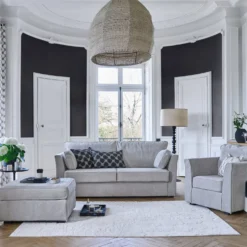 Lampadaire pied bois noir structuré et abat-jour beige Rolande