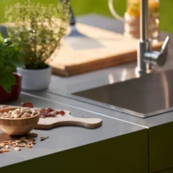 LE MARQUIER Cuisine d'extérieur en îlot 4 éléments acier noir et inox