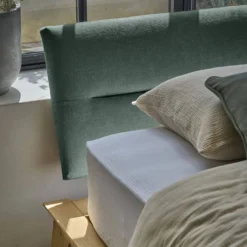 Lit bois avec tête de lit tissu Atia