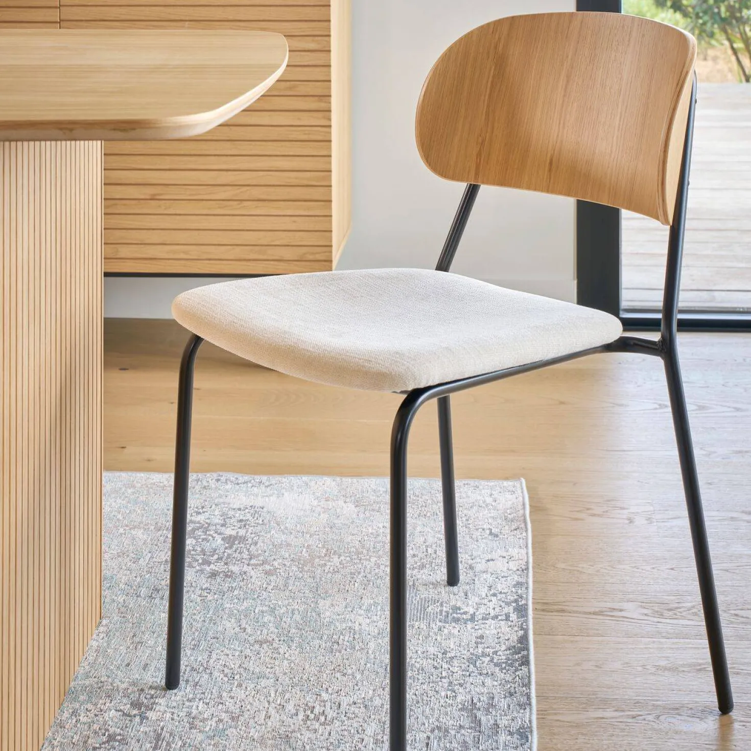 Lot de 4 chaises tissu et bois pieds métal Sofia