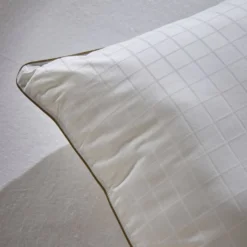 Oreiller coton satin résilient sensation duvet Lyne