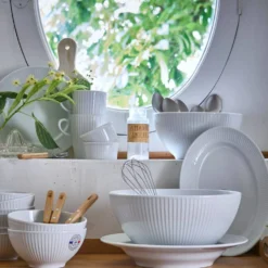 PILLIVUYT Plat rond en porcelaine Plissé